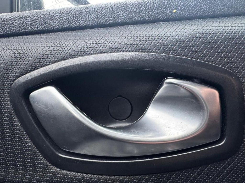 Used Renault Clio 2017 for sale - 77368948: Photo 17