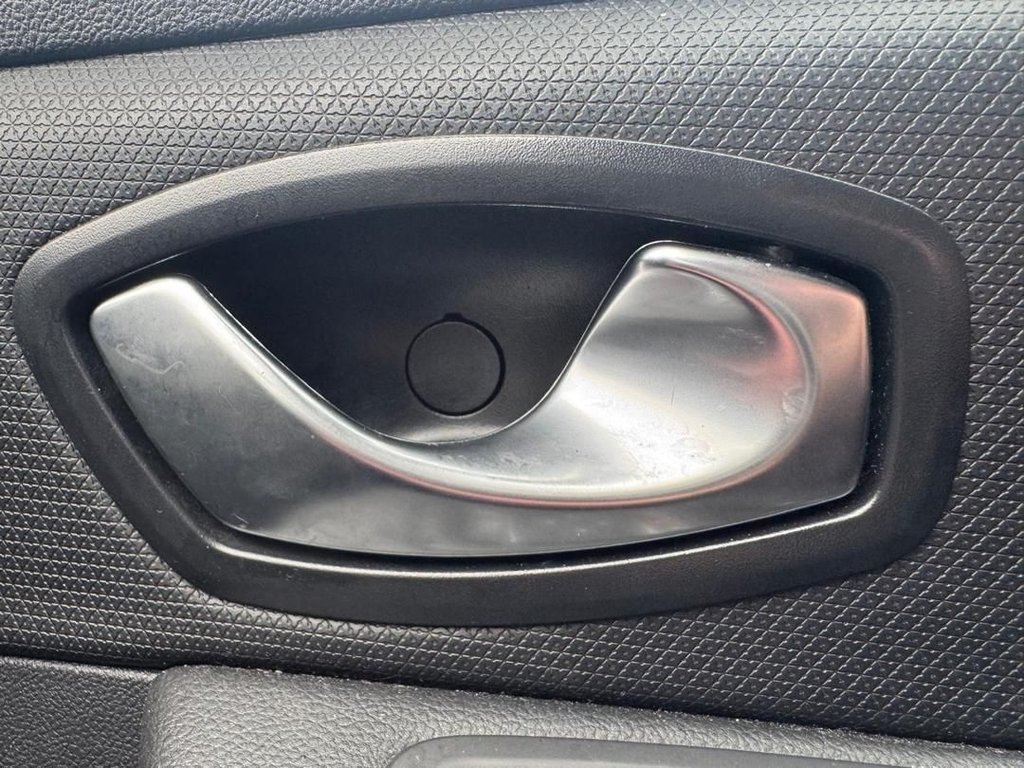 Used Renault Clio 2017 for sale - 77368948: Photo 32