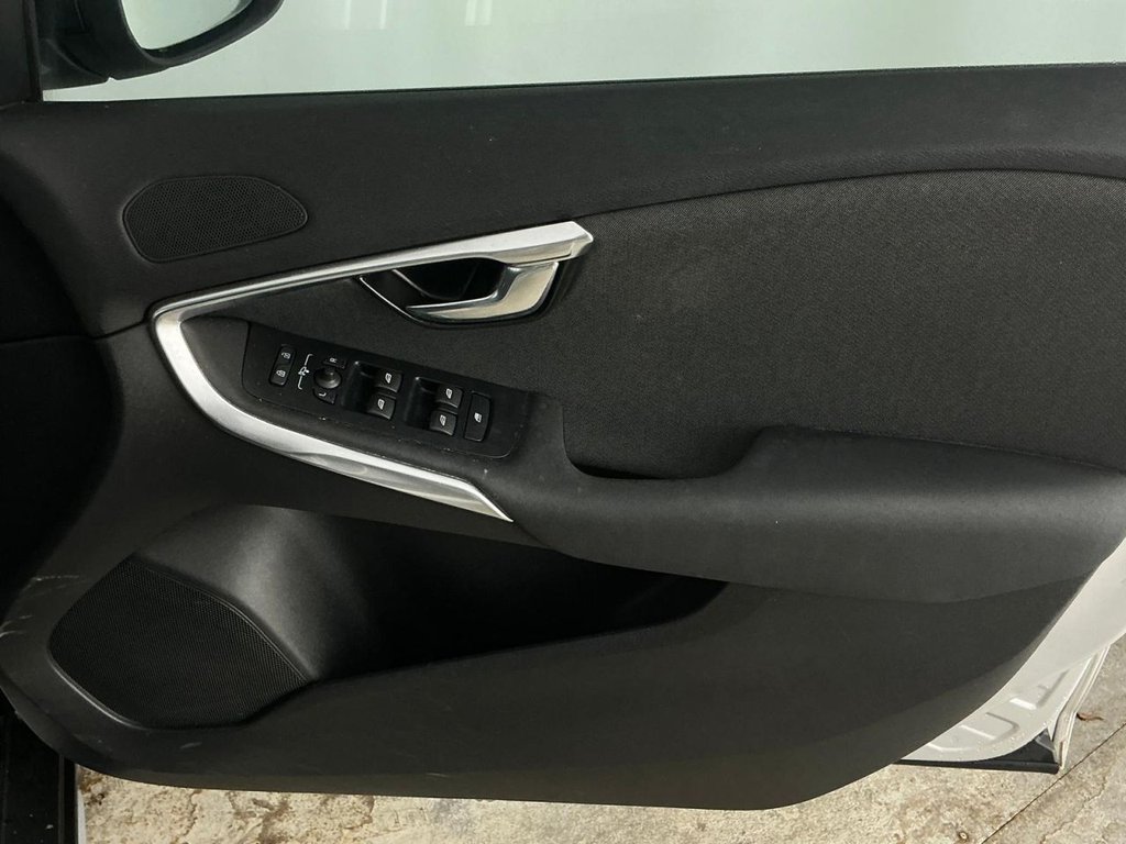 Used Volvo V40 Cross Country 2017 for sale - 77368913: Photo 15