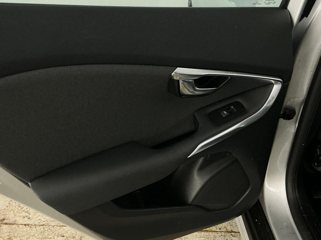 Used Volvo V40 Cross Country 2017 for sale - 77368913: Photo 16