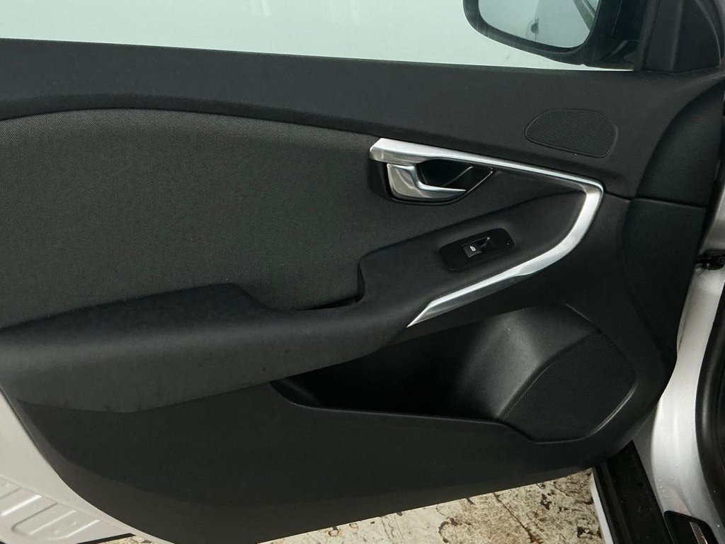 Used Volvo V40 Cross Country 2017 for sale - 77368913: Photo 18