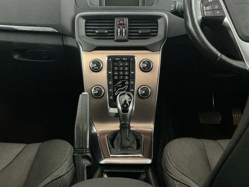 Used Volvo V40 Cross Country 2017 for sale - 77368913: Photo 22