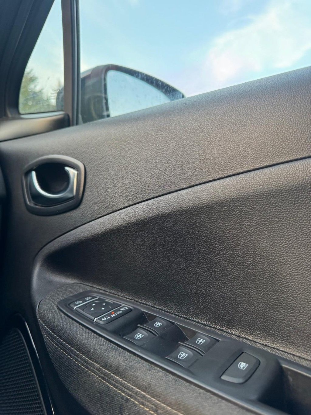 Used Renault Zoe 2023 for sale - 78186669: Photo 31