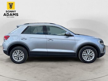 Used Volkswagen T-Roc 2023 for sale - 79245000: Photo