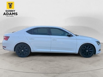 Used Skoda Superb 2017 for sale - 79323295: Photo