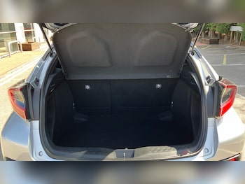 Used Toyota C-HR 2019 for sale - 79419956: Photo