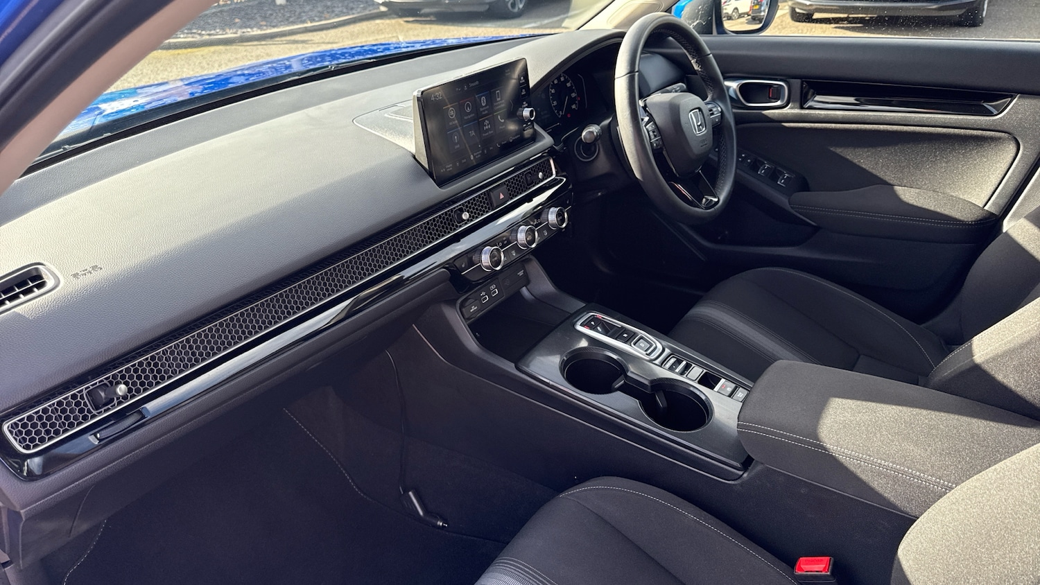 Used Honda Civic 2022 for sale - 76035845: Photo 2