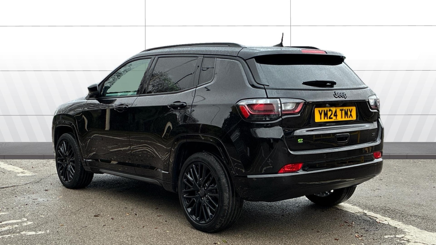 Used Jeep Compass 2024 for sale - 76879212: Photo 2