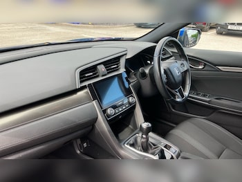 Used Honda Civic 2019 for sale - 75535686: Photo