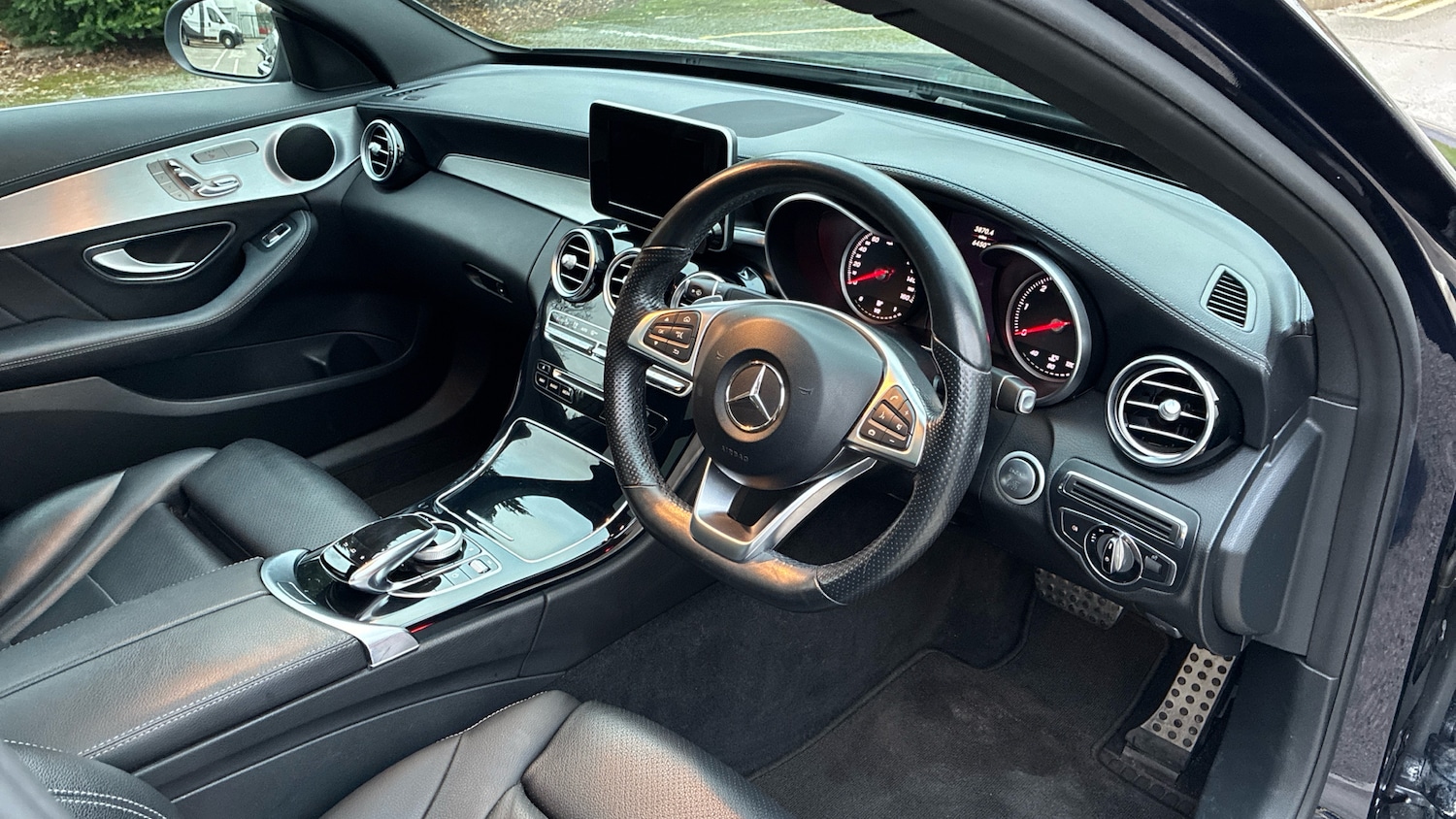 Used Mercedes-Benz C Class 2015 for sale - 77323860: Photo 11