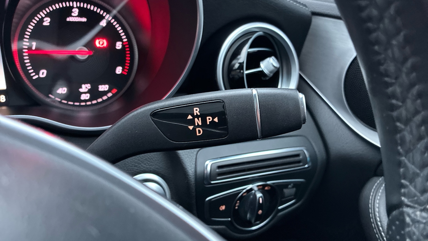 Used Mercedes-Benz C Class 2015 for sale - 77323860: Photo 34