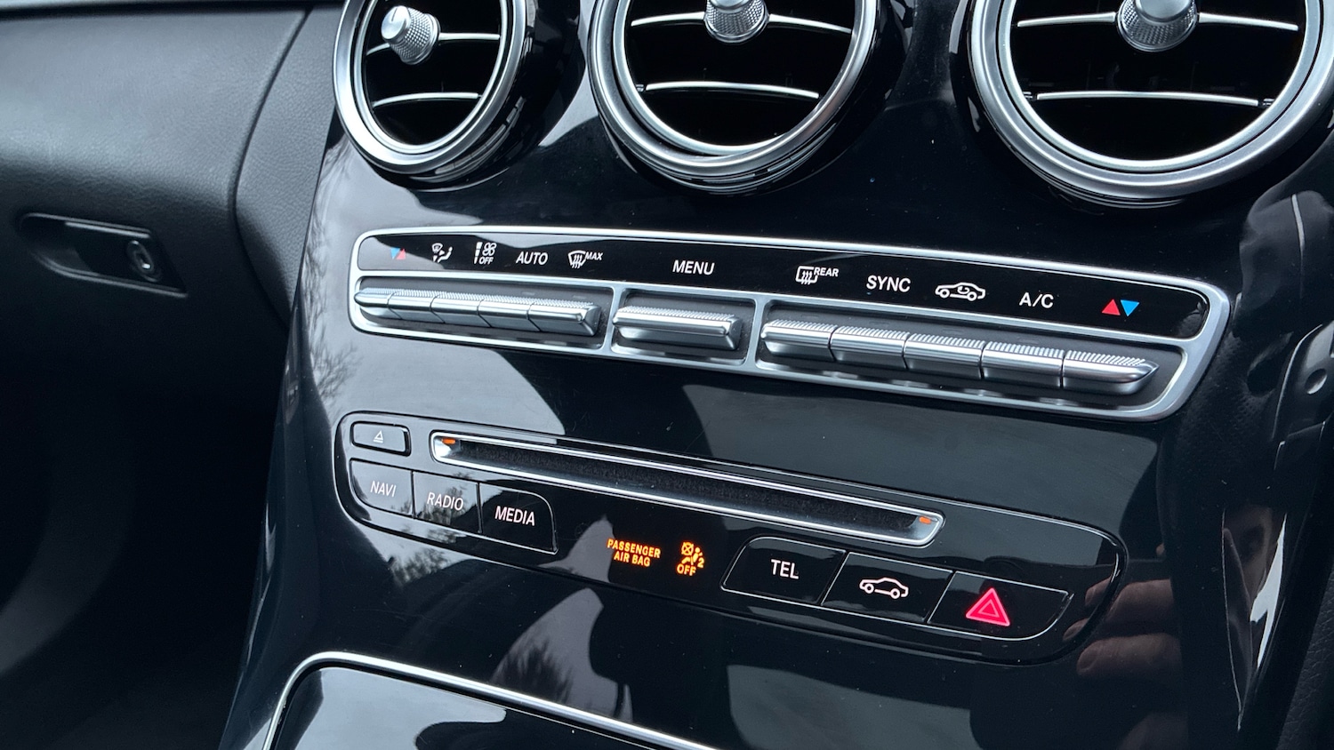 Used Mercedes-Benz C Class 2015 for sale - 77323860: Photo 37