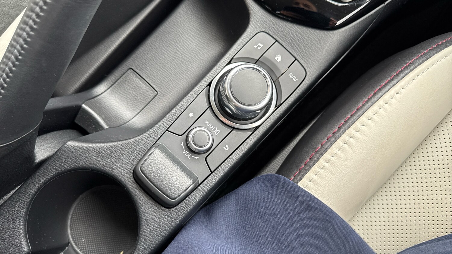 Used Mazda CX-3 2016 for sale - 76673102: Photo 25