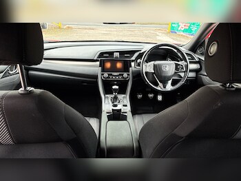 Used Honda Civic 2018 for sale - 76332688: Photo