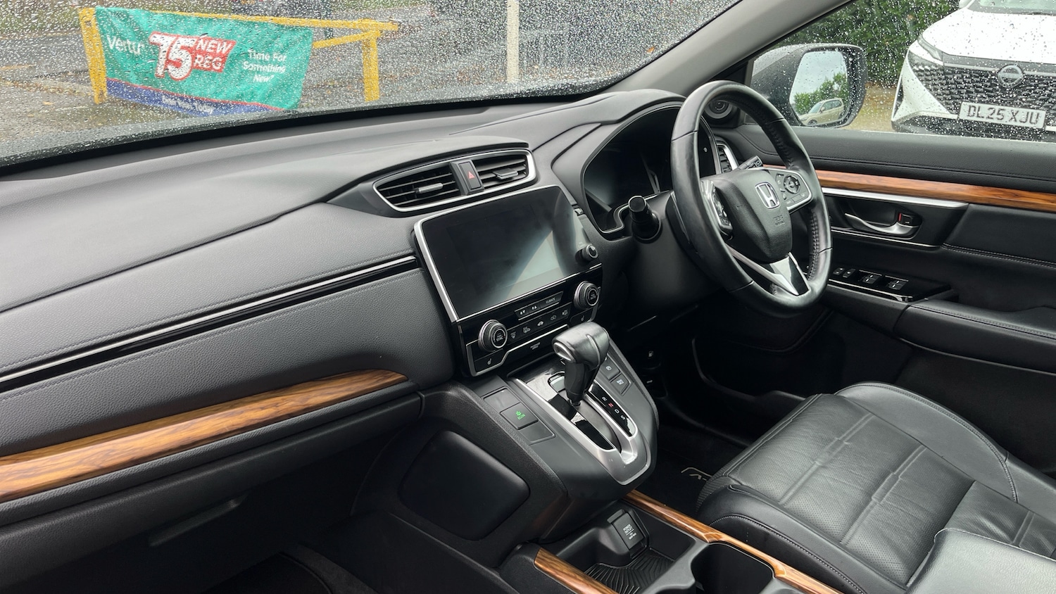 Used Honda CR-V 2018 for sale - 76143547: Photo 2