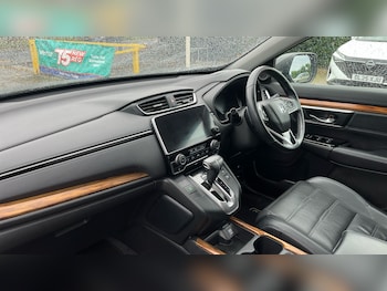 Used Honda CR-V 2018 for sale - 76143547: Photo 2