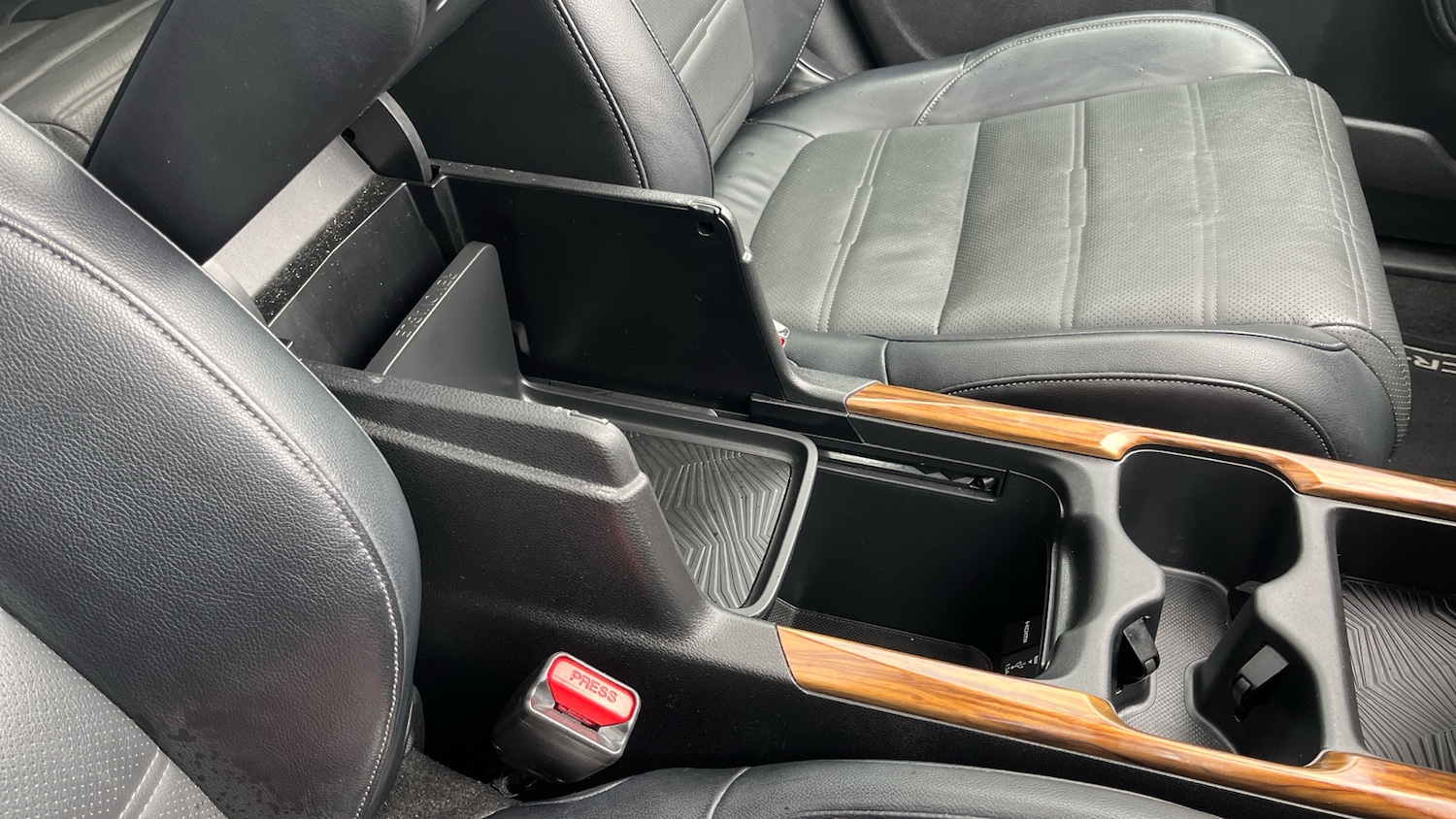 Used Honda CR-V 2018 for sale - 76143547: Photo 44