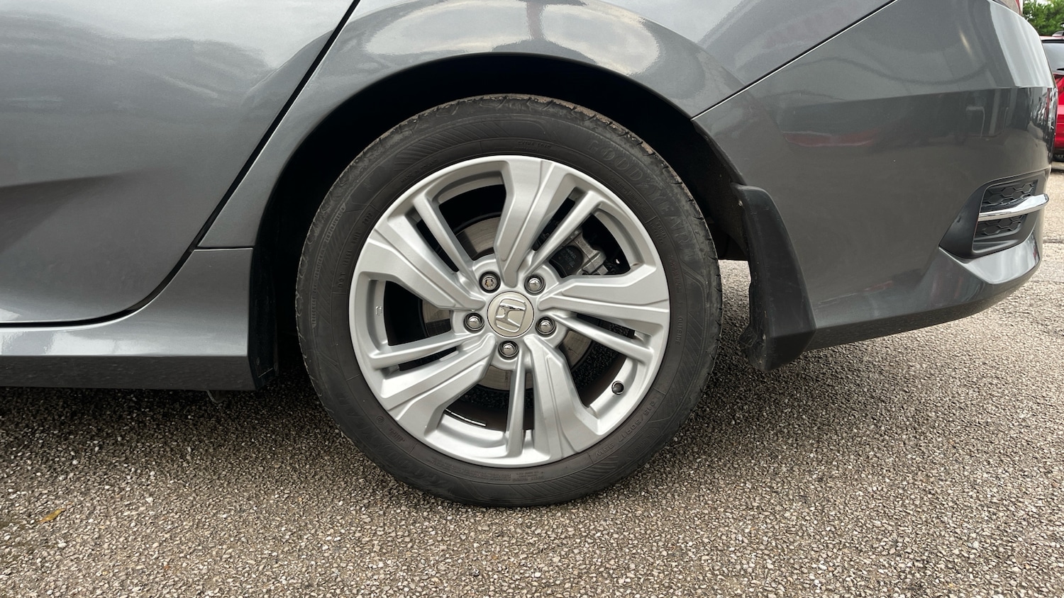 Used Honda Civic 2018 for sale - 76640788: Photo 20