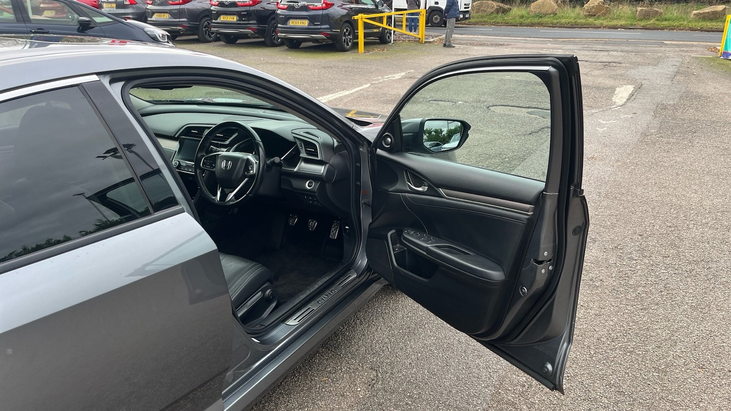 Used Honda Civic 2018 for sale - 76640788: Photo 25