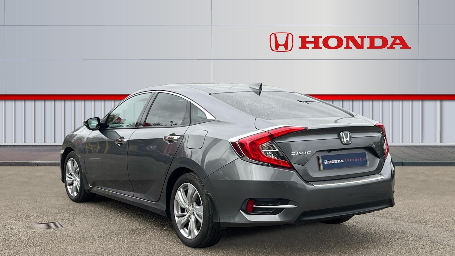 Used Honda Civic 2018 for sale - 76640788: Photo 3