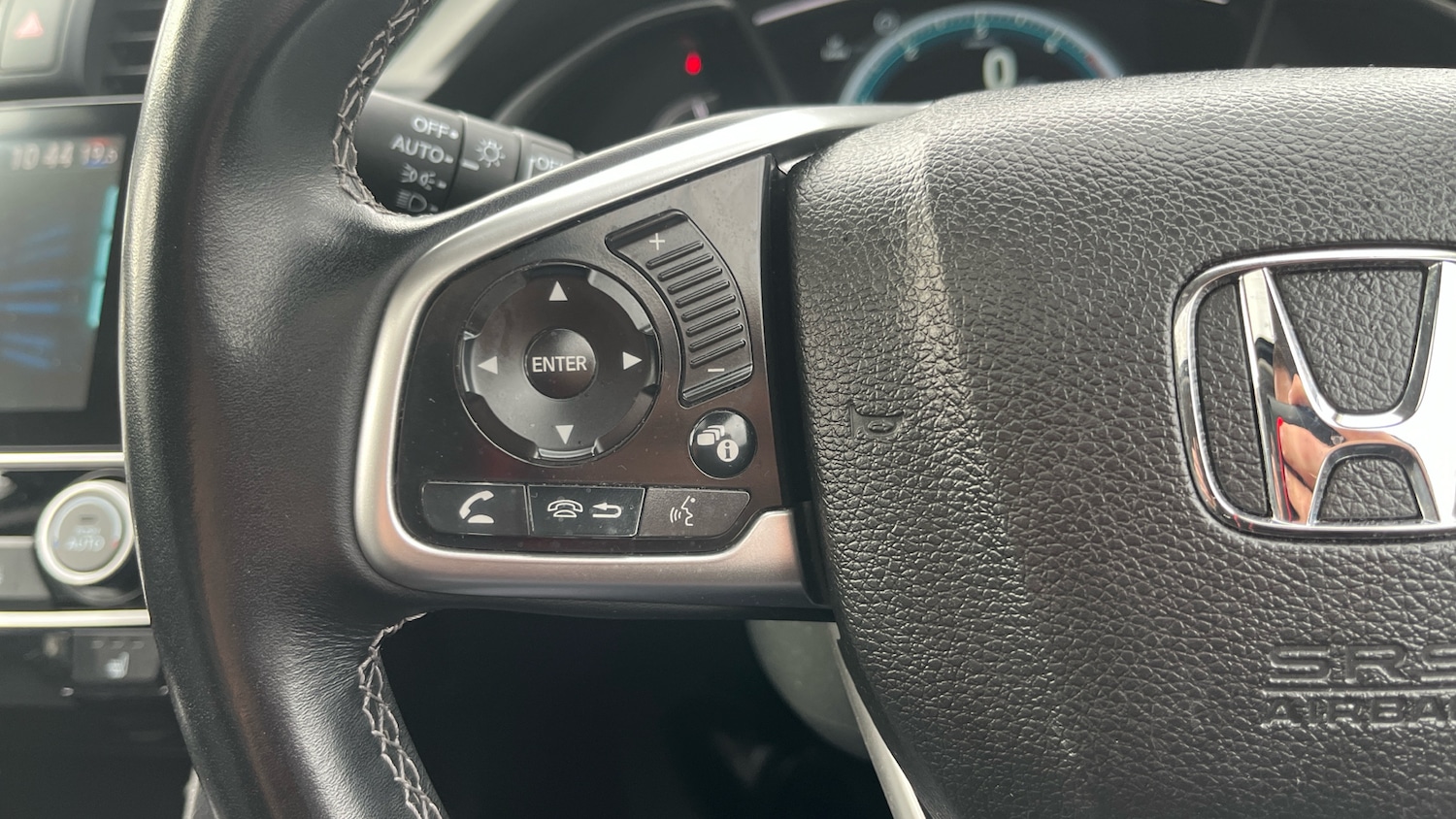 Used Honda Civic 2018 for sale - 76640788: Photo 40