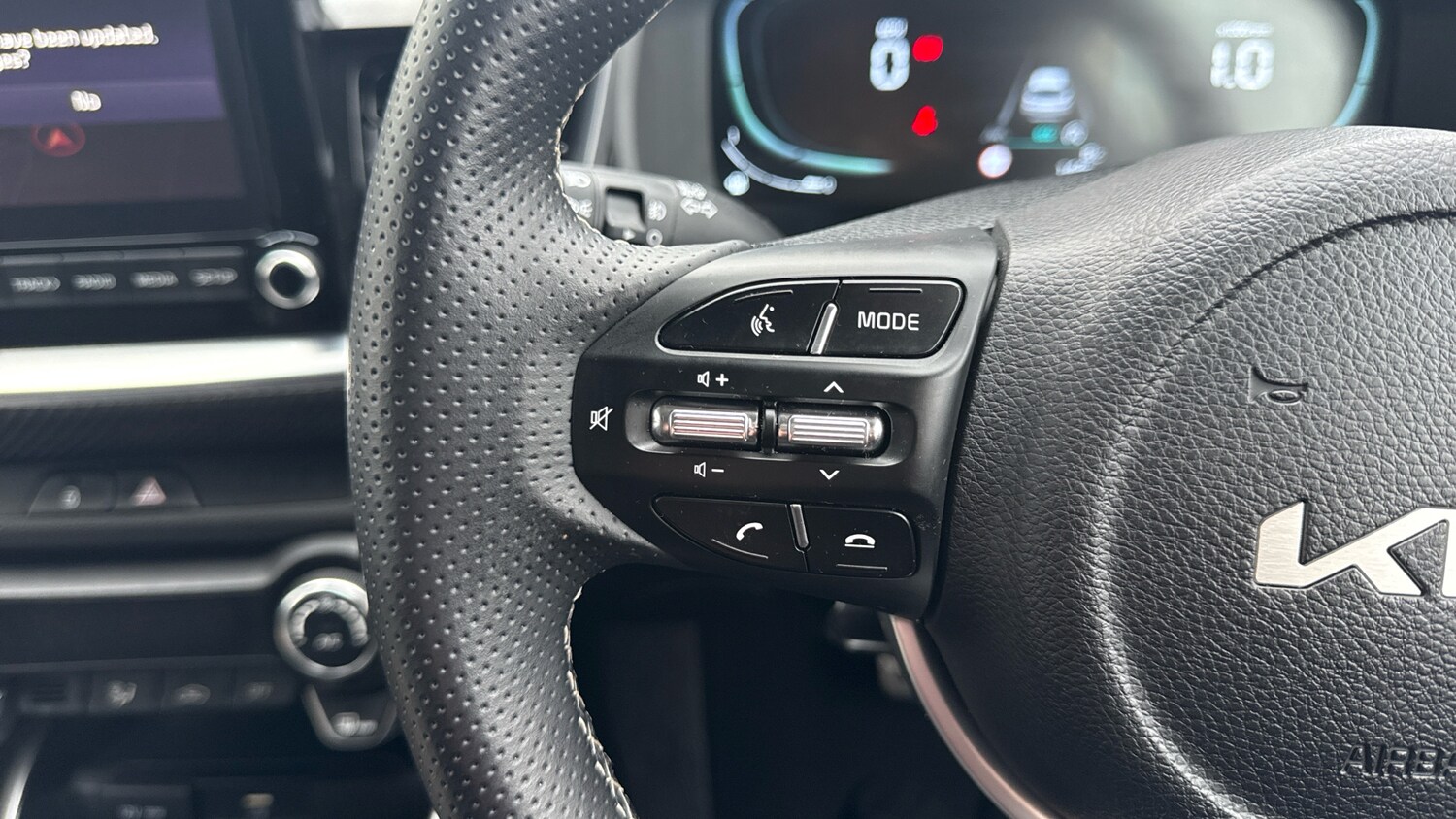 Used Kia Stonic 2024 for sale - 77087271: Photo 29