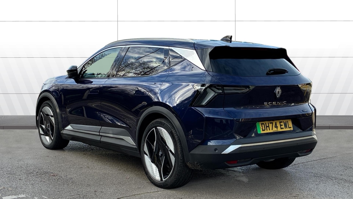 Used Renault Scenic E-Tech 2025 for sale - 76881456: Photo 2