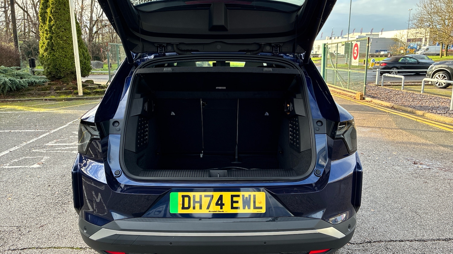 Used Renault Scenic E-Tech 2025 for sale - 76881456: Photo 4