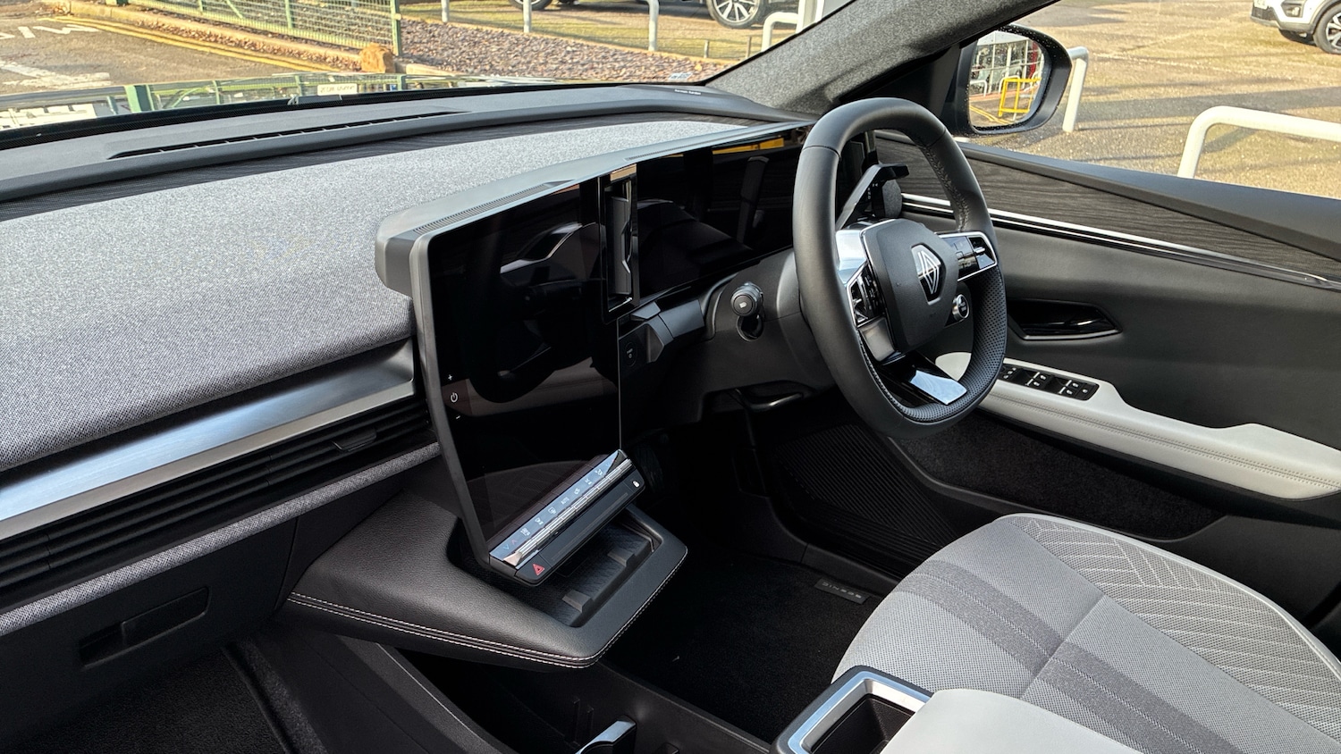 Used Renault Scenic E-Tech 2025 for sale - 76881456: Photo 9