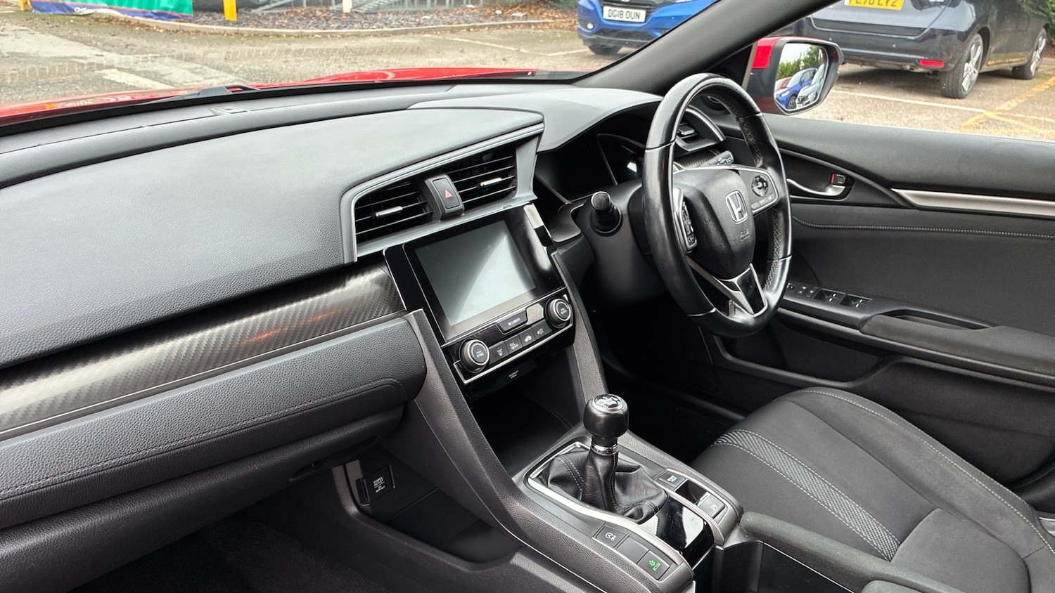 Used Honda Civic 2018 for sale - 76638536: Photo 2