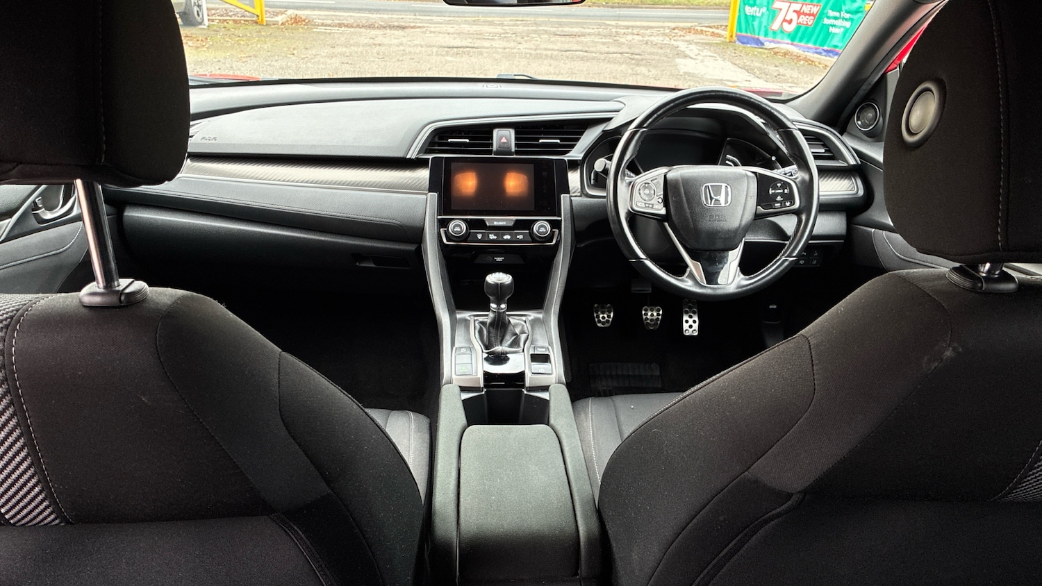 Used Honda Civic 2018 for sale - 76638536: Photo 4