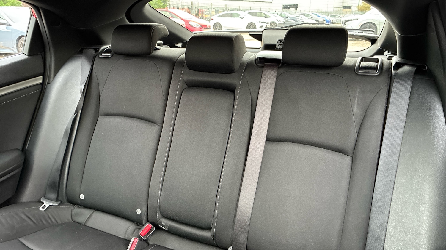 Used Honda Civic 2018 for sale - 76638536: Photo 8