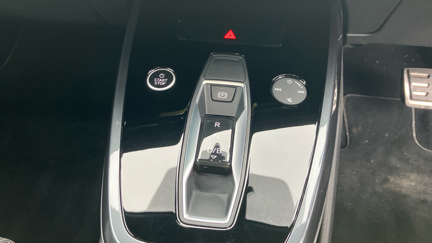 Used Audi Q4 e-tron 2023 for sale - 77946028: Photo 15