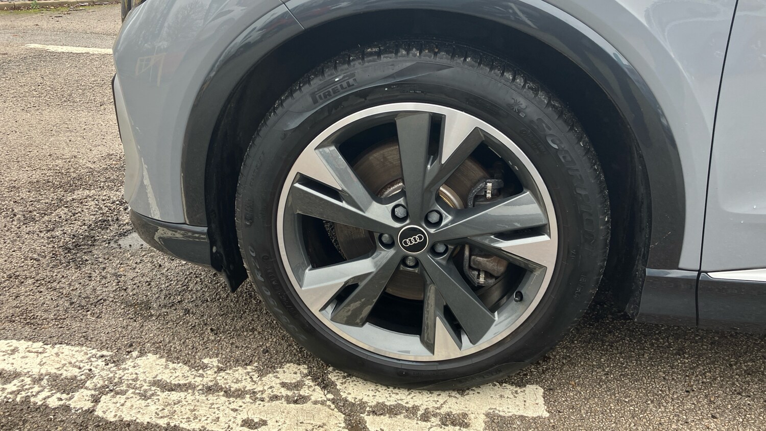 Used Audi Q4 e-tron 2023 for sale - 77946028: Photo 28