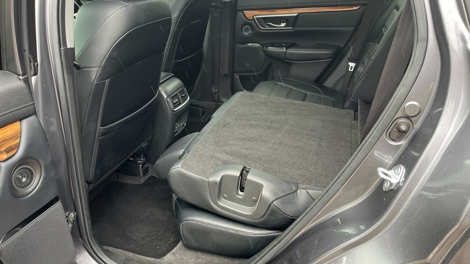 Used Honda CR-V 2018 for sale - 76858651: Photo 30