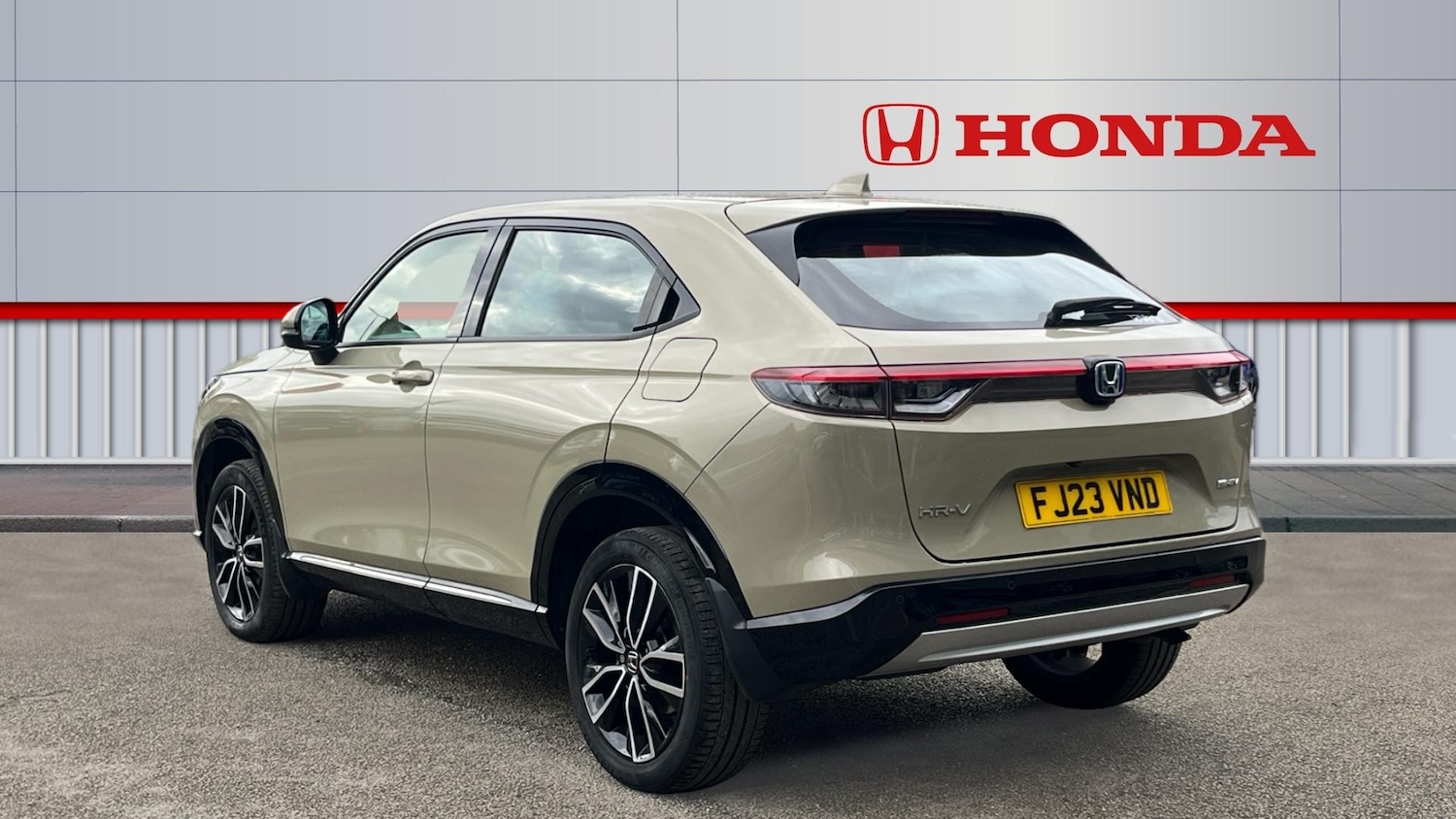 Used Honda HR-V 2023 for sale - 76131132: Photo 3