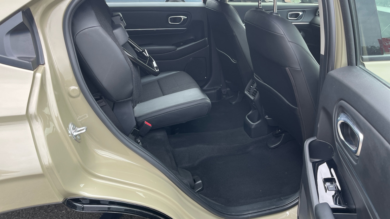 Used Honda HR-V 2023 for sale - 76131132: Photo 31