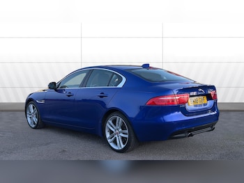 Used Jaguar XE 2018 for sale - 76818743: Photo
