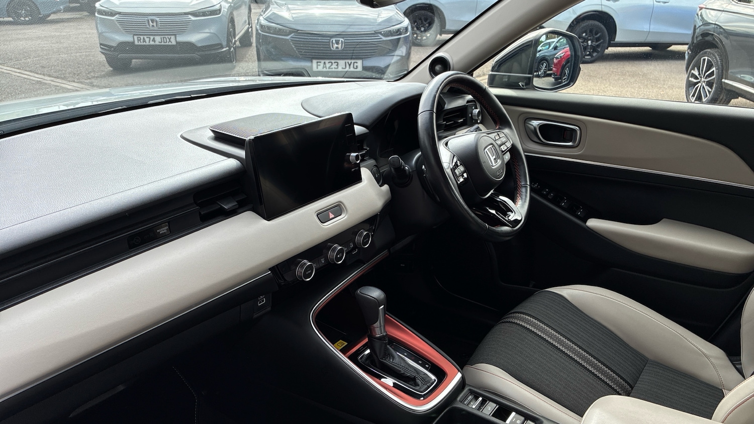 Used Honda HR-V 2021 for sale - 76127100: Photo 2