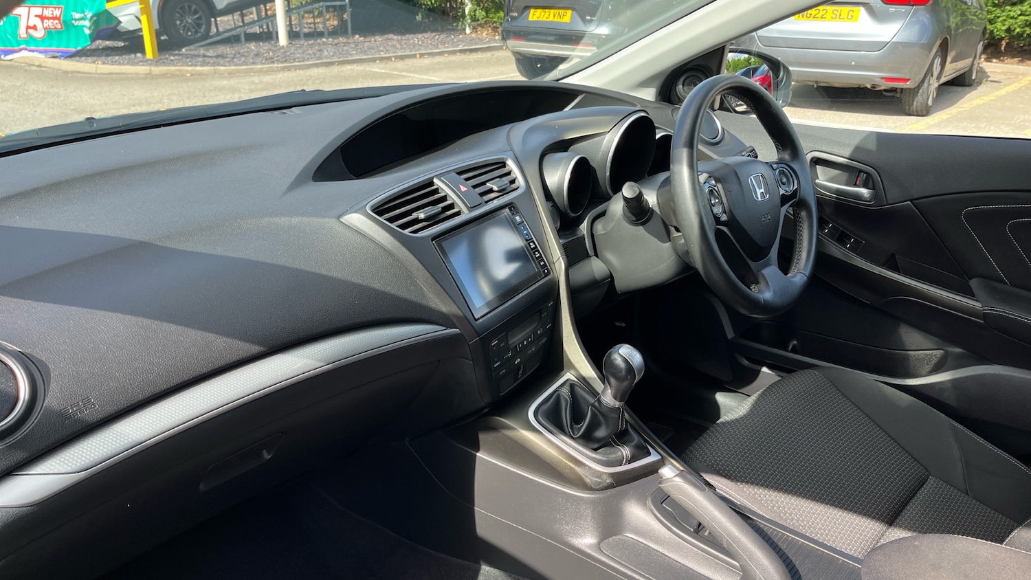 Used Honda Civic 2017 for sale - 76302100: Photo 2