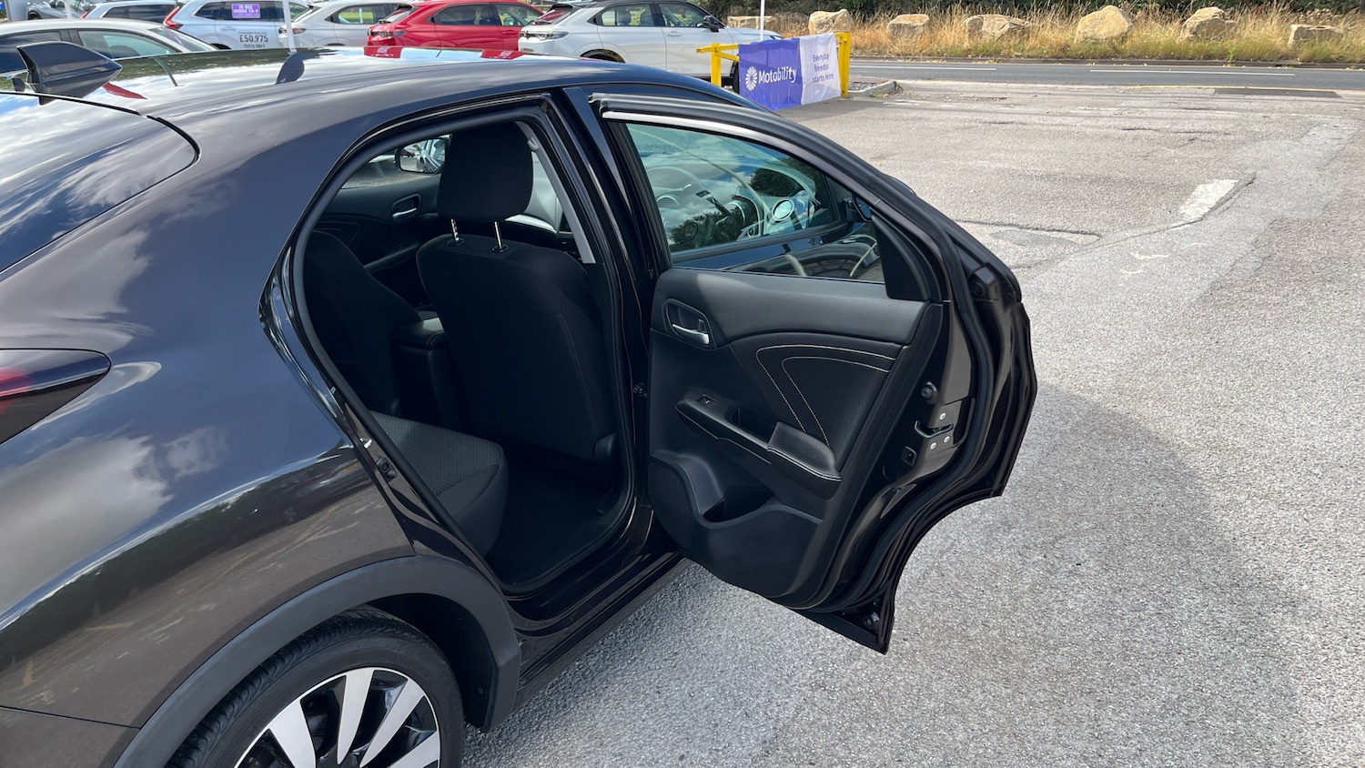 Used Honda Civic 2017 for sale - 76302100: Photo 26