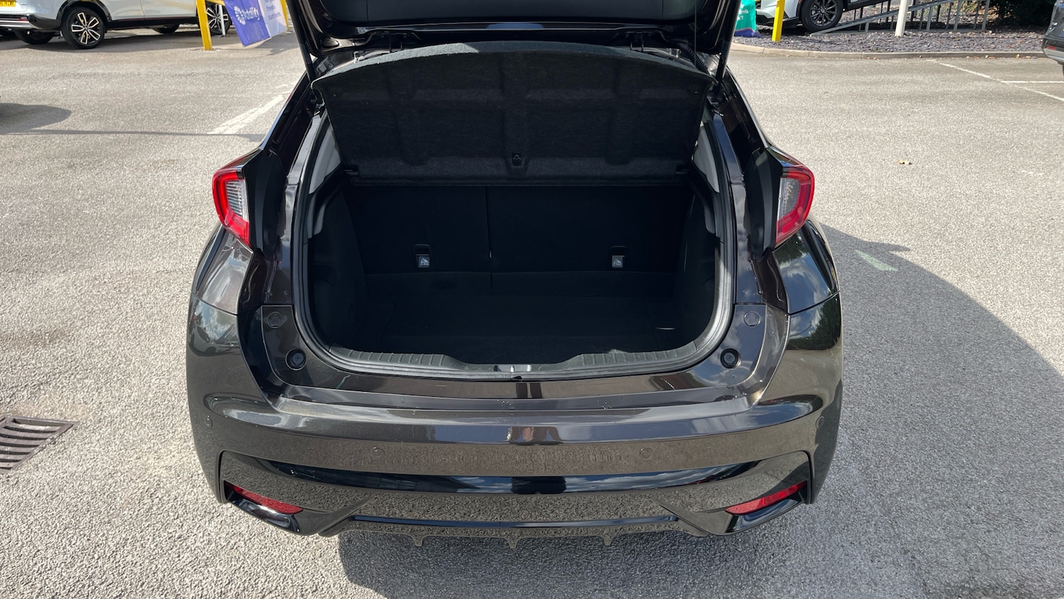 Used Honda Civic 2017 for sale - 76302100: Photo 27
