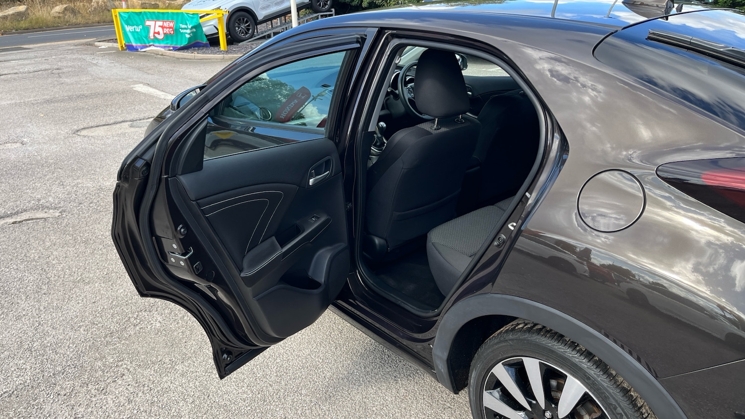 Used Honda Civic 2017 for sale - 76302100: Photo 29