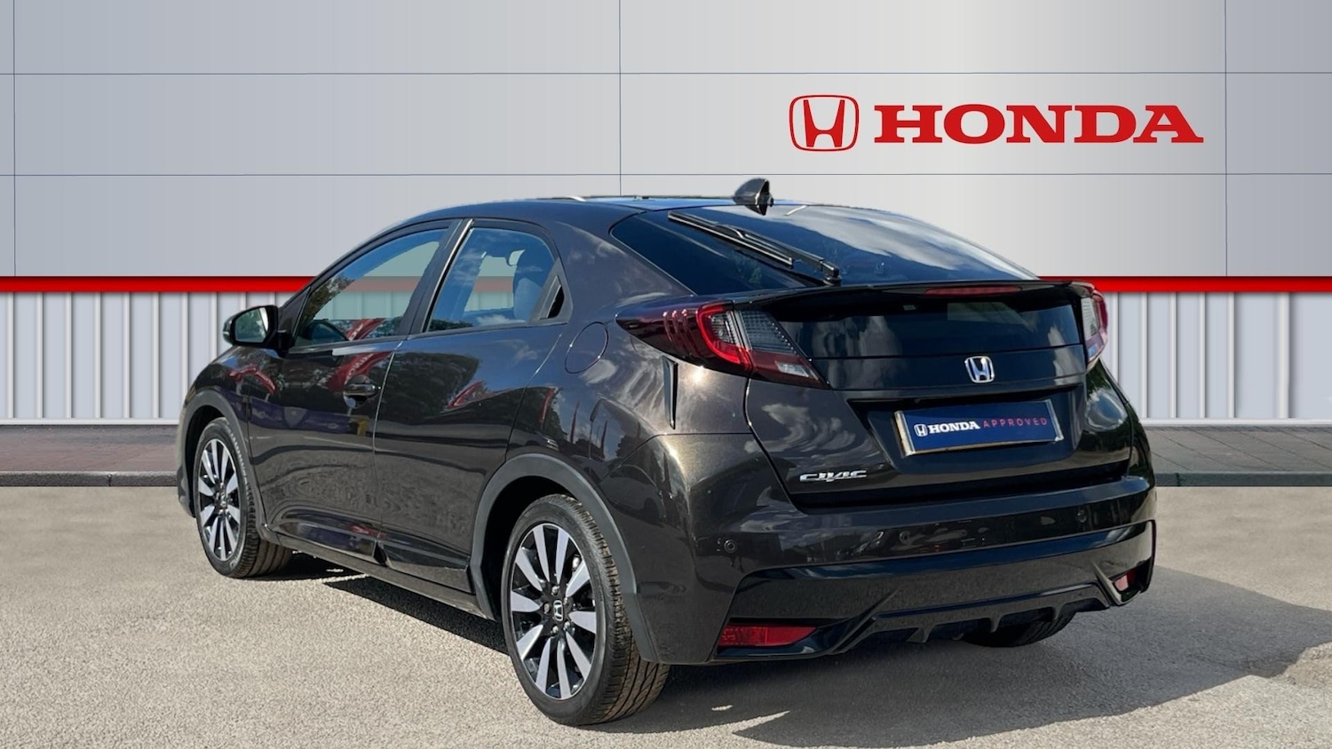 Used Honda Civic 2017 for sale - 76302100: Photo 3