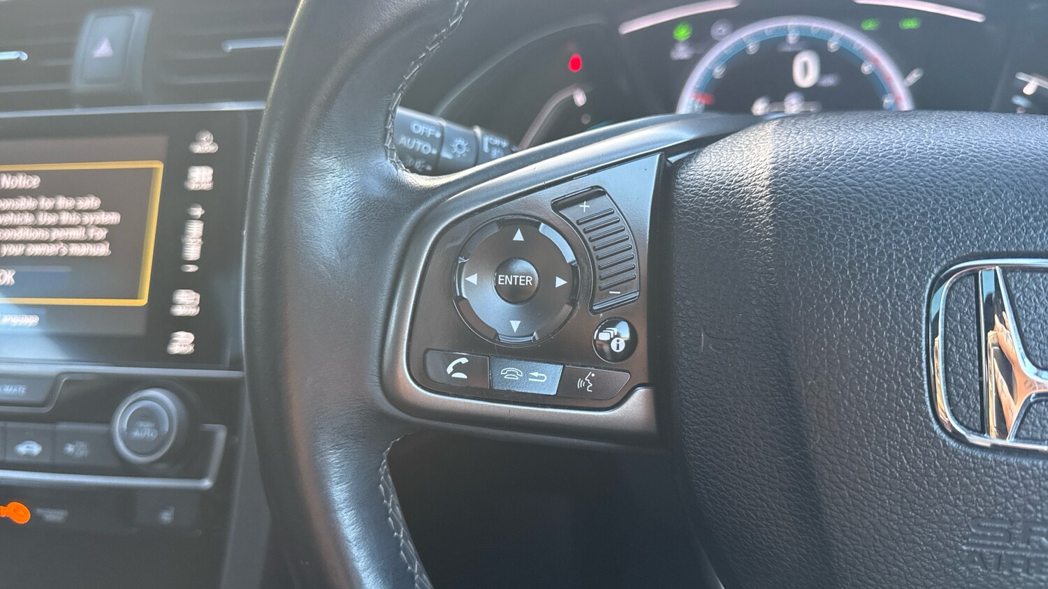 Used Honda Civic 2018 for sale - 76768987: Photo 19