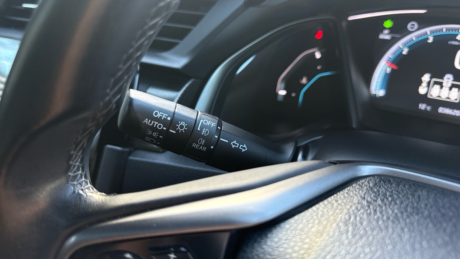 Used Honda Civic 2018 for sale - 76768987: Photo 21