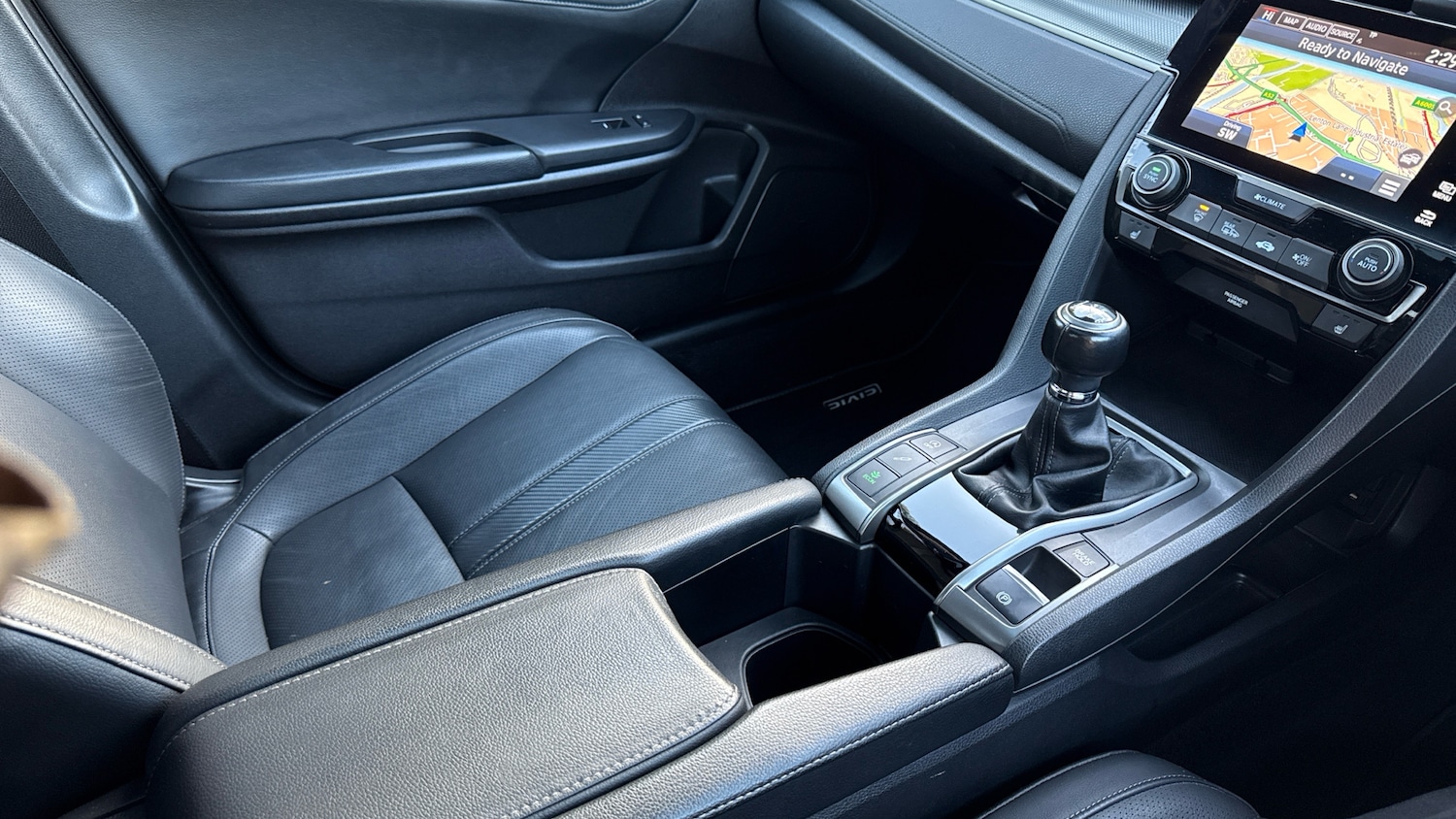 Used Honda Civic 2018 for sale - 76768987: Photo 29