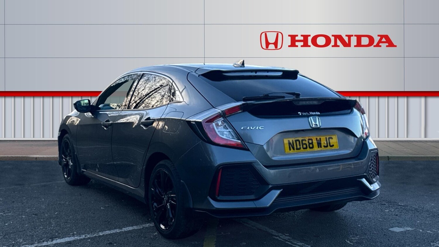 Used Honda Civic 2018 for sale - 76768987: Photo 3