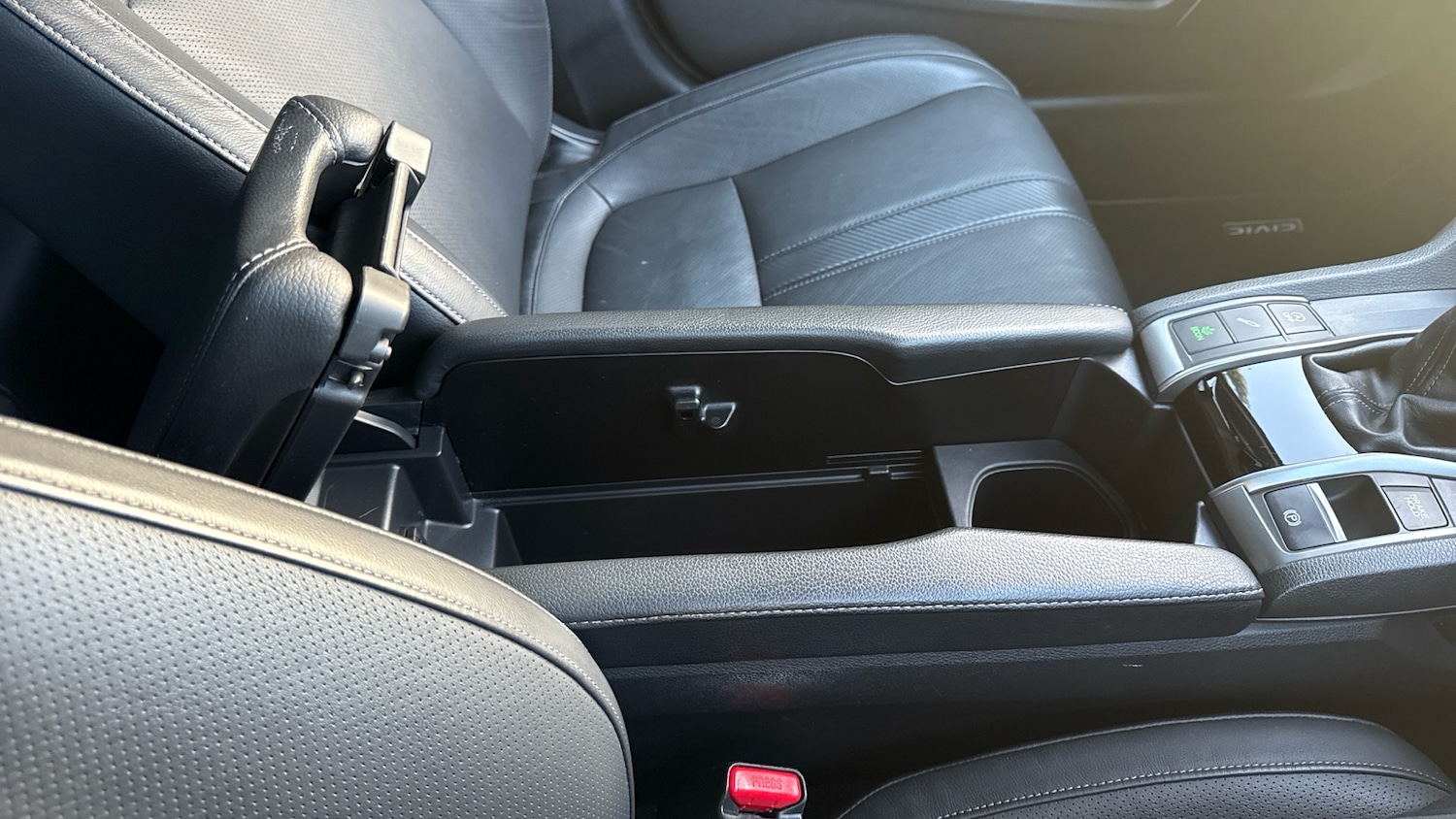 Used Honda Civic 2018 for sale - 76768987: Photo 30