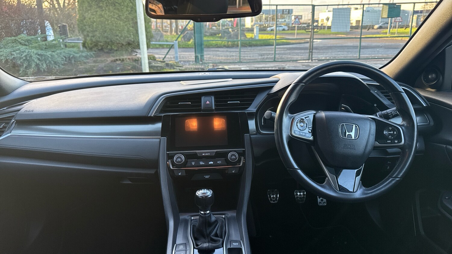 Used Honda Civic 2018 for sale - 76768987: Photo 4